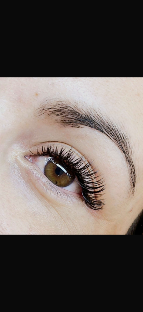 Extensiones de pestañas clásicas